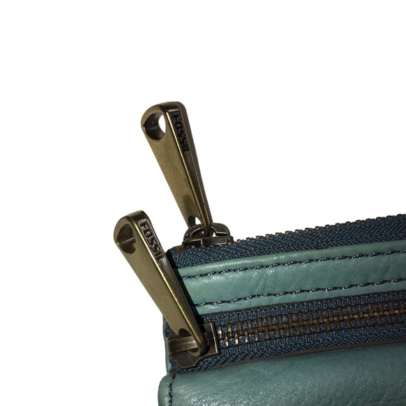 Fossil Explorer Clutch Turquoise Color Green Leather Outer Snap Closure - Picture 6 of 10